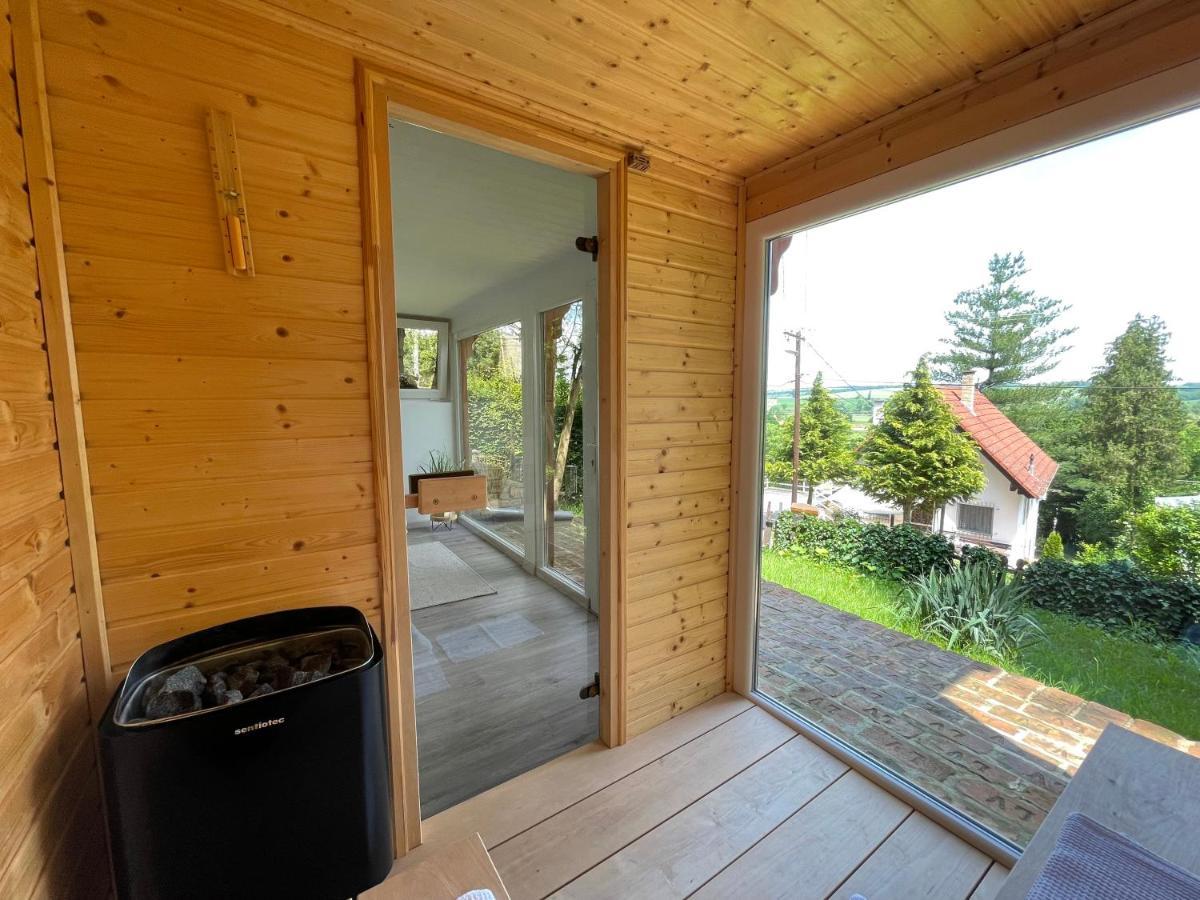 Heart-a-land Vendeghaz Ferienhaus *